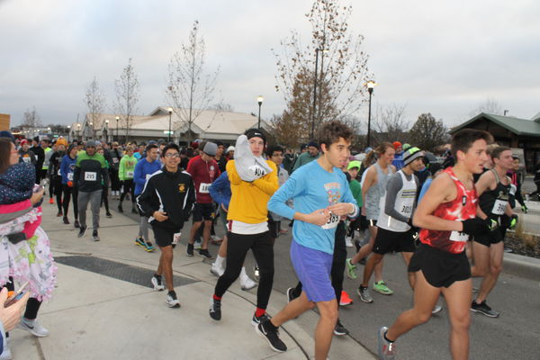 Turkey Stampede draws thousands